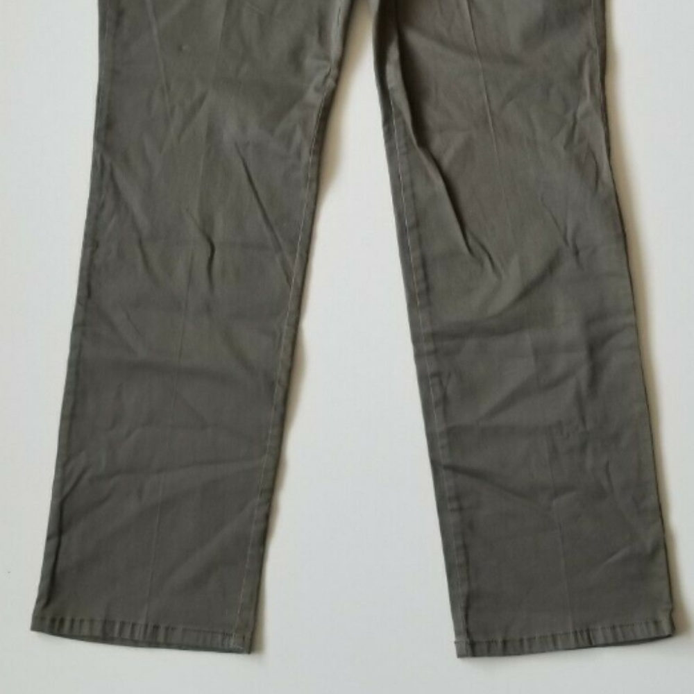 Gloria Vanderbilt Anita Sateen Straight-Leg Pants - Picture 3 of 5